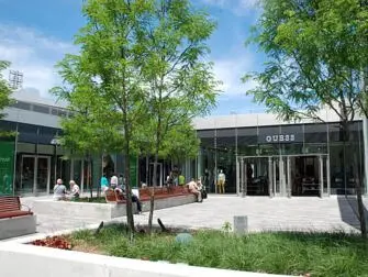 Empire Outlets New York City - Guess